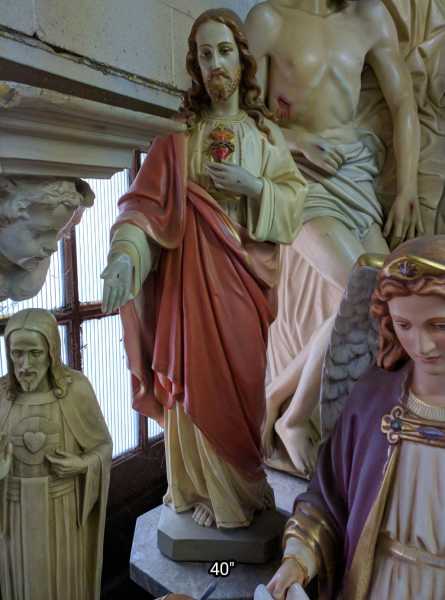 Jesus-Statue-12